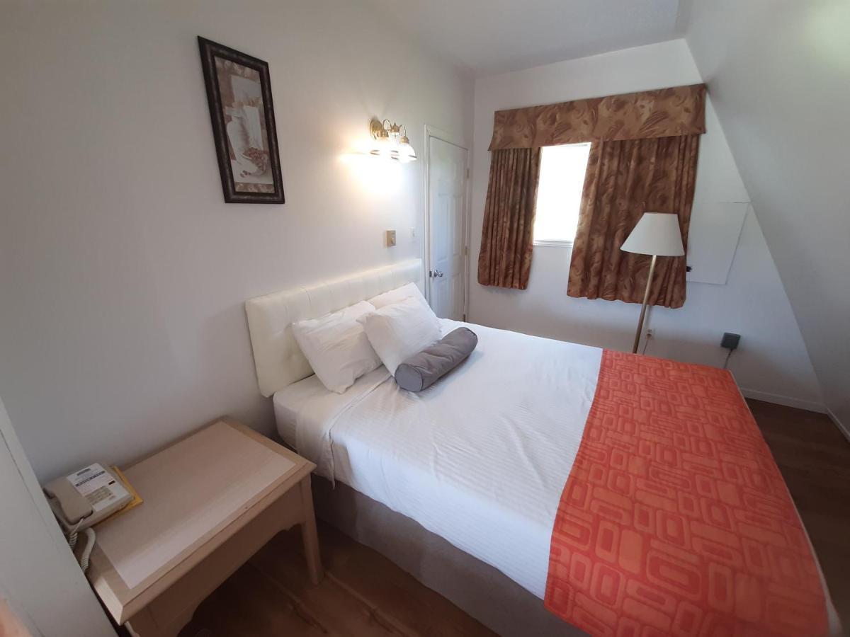 Howard Johnson By Wyndham Woodstock Nb Екстериор снимка