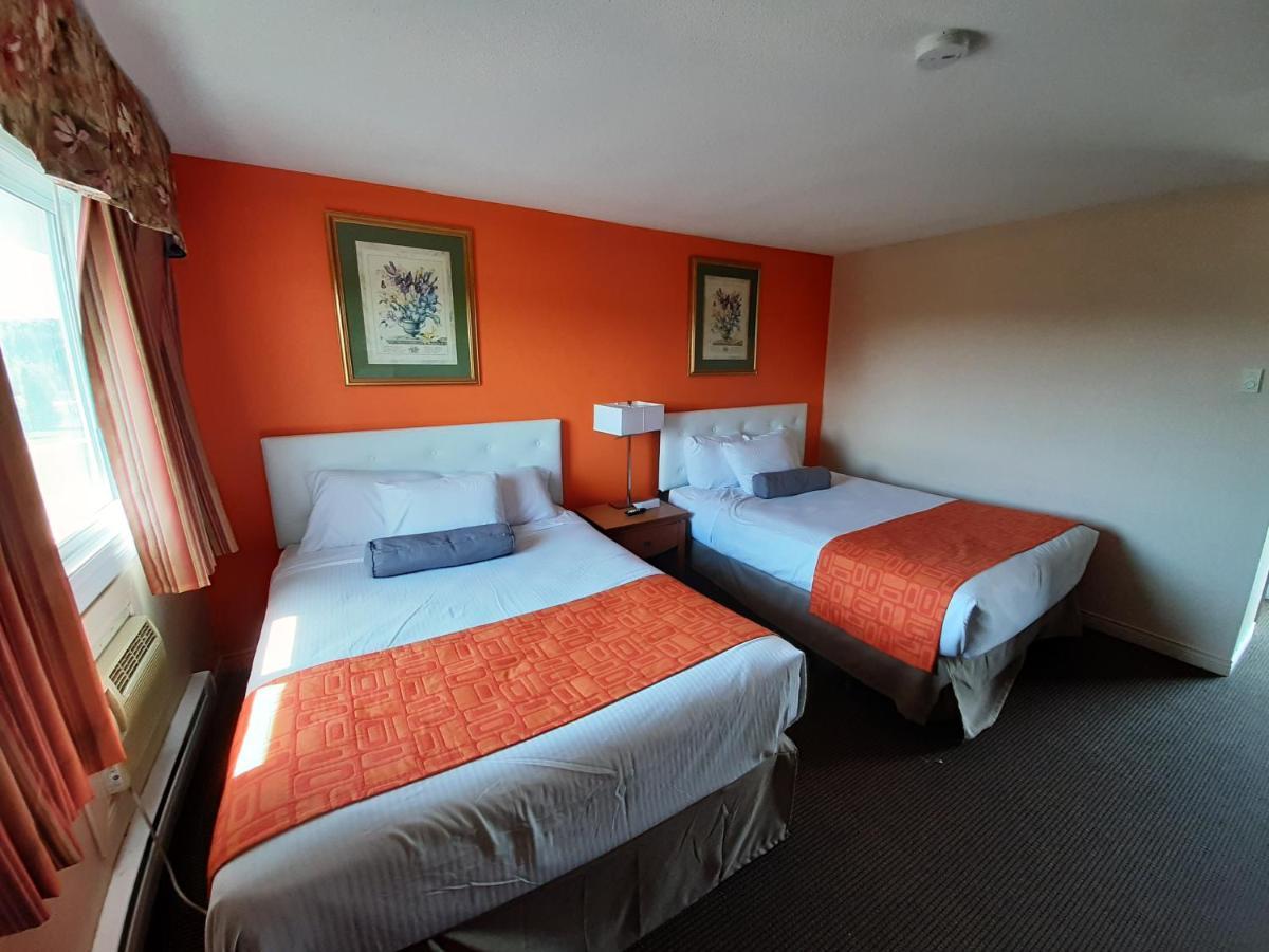 Howard Johnson By Wyndham Woodstock Nb Екстериор снимка