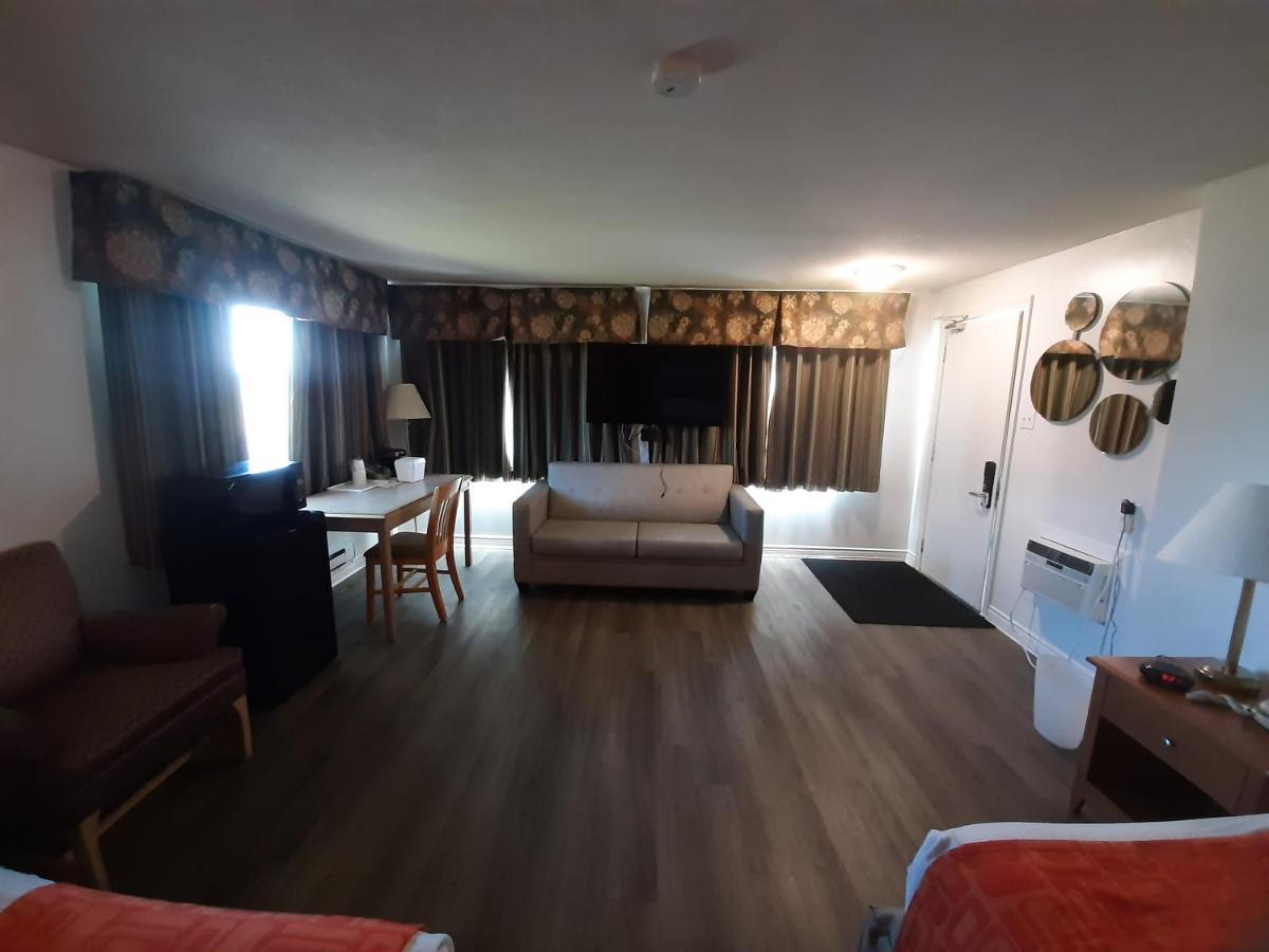 Howard Johnson By Wyndham Woodstock Nb Екстериор снимка